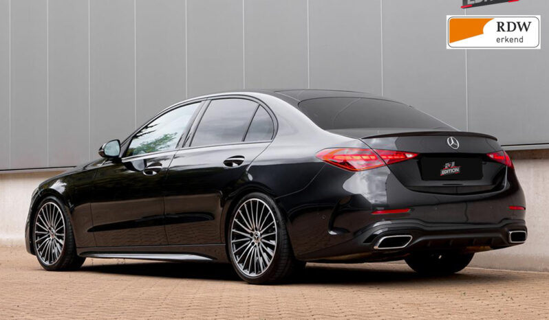 
								Mercedes C300e 4Matic AMG full									