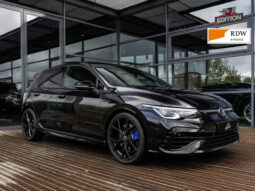 
										Volkswagen GOLF VIII R Performance met Akra full									