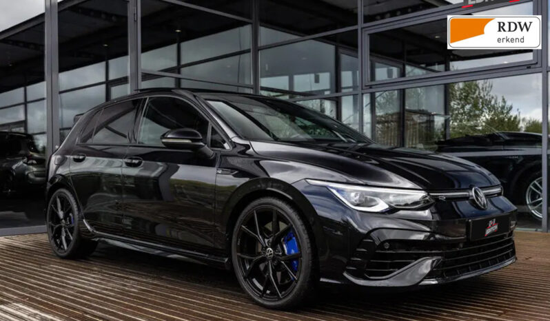 
								Volkswagen GOLF VIII R Performance met Akra full									