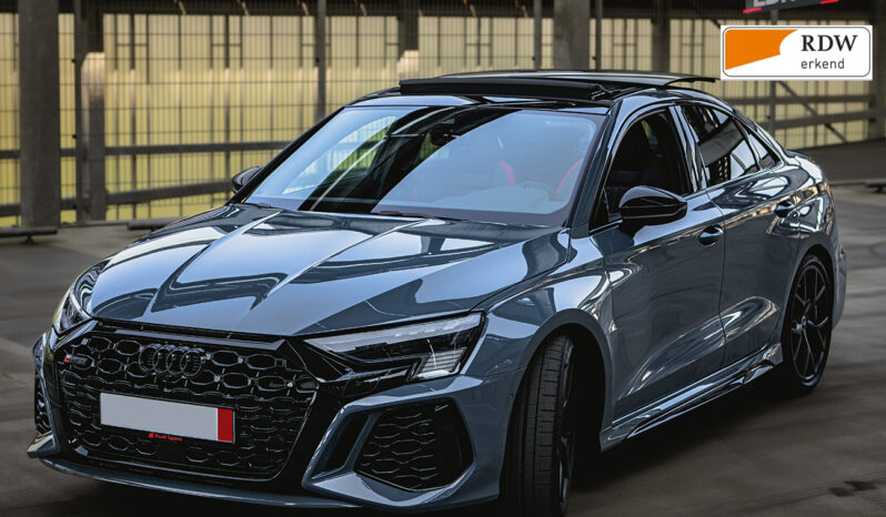 
								Audi RS3 2.5 TFSI Quattro full									