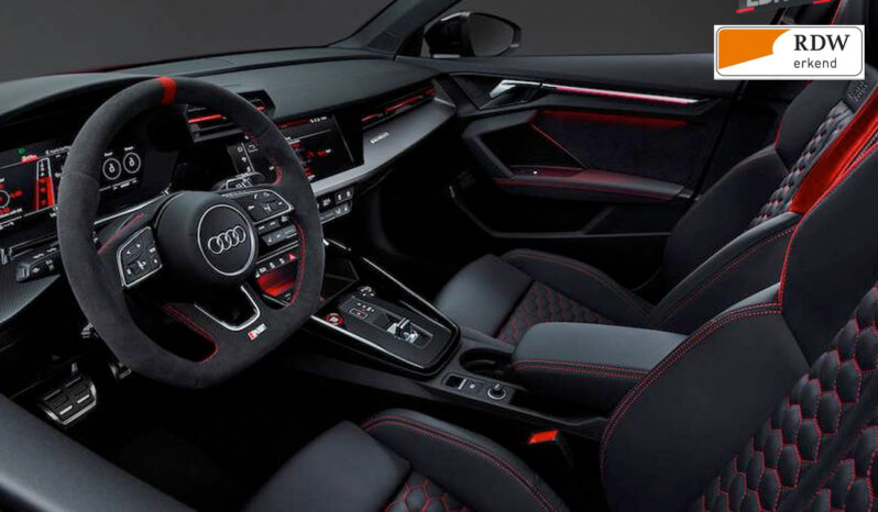 
								Audi RS3 2.5 TFSI Quattro full									