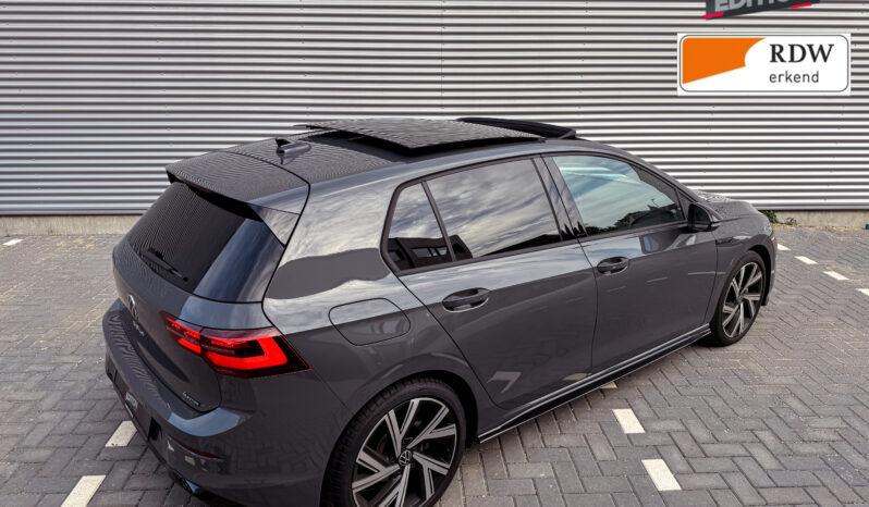 
								Volkswagen GOLF VIII R-Line 4motion 2.0TSI full									