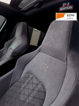 
										Volkswagen GOLF VIII R-Line 4motion 2.0TSI full									