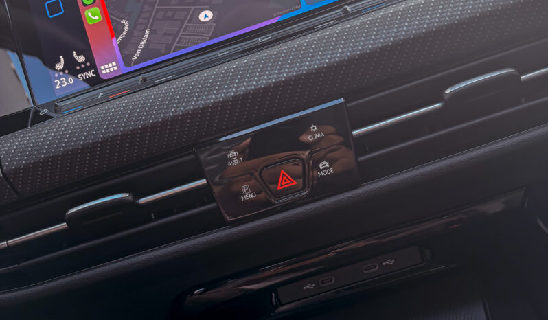 
								Volkswagen GOLF VIII R-Line 4motion 2.0TSI full									