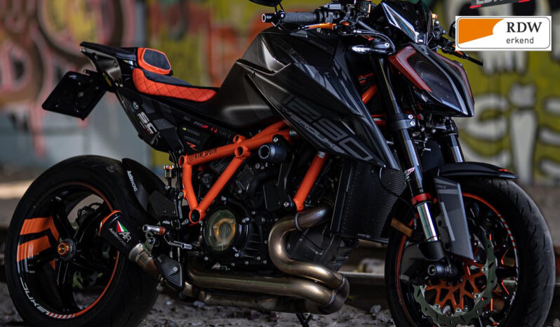 
								KTM SUPERDUKE 1290 R Special full									