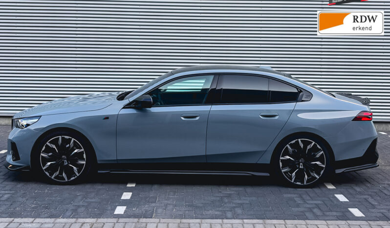 
								BMW 5 serie 520i High Executive M Sport Pro full									